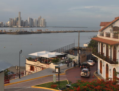 Blick aus dem Hostel auf Panama City.